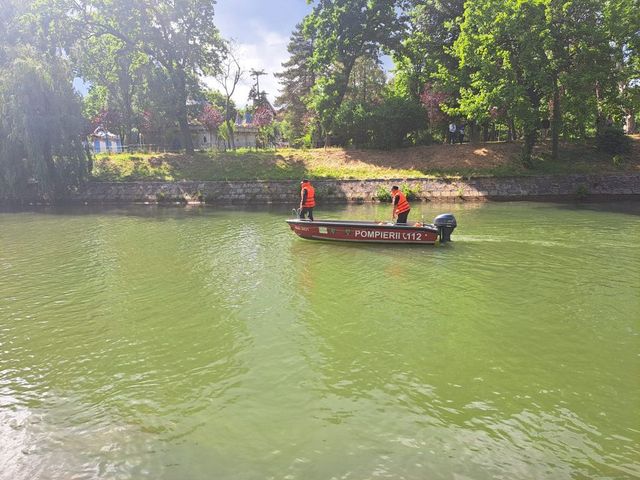 Intervenție de salvare pe canalul Bega, după ce un bărbat s-a aruncat de pe podul Pestalozzi
