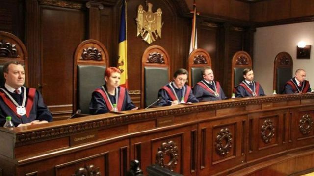 Cum își justifică Curtea Constituțională decizia de a-și anula hotărîrile din 7-9 iunie