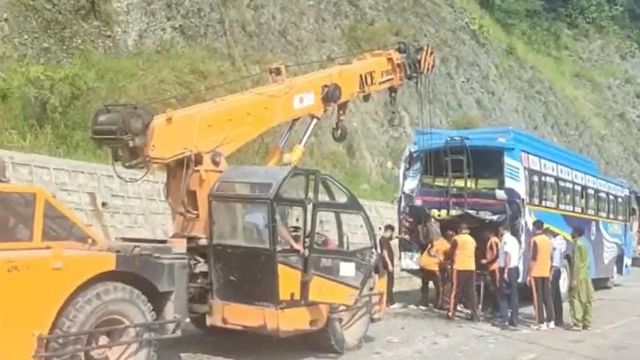 36 Amarnath Pilgrims Sustain Minor Injuries In Bus Collision On Jammu-Srinagar Highway