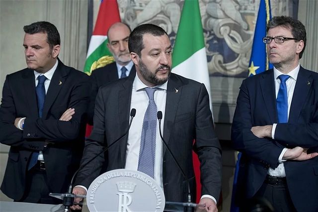 Salvini cere un raport cu privire la tabere de romi în Italia, în vederea închiderii acestora