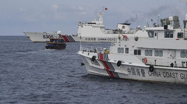 Cina, imbarcazione filippina speronata dalla Guardia costiera