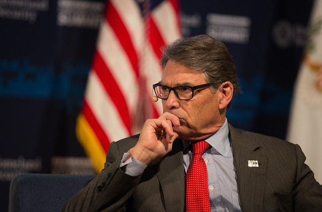 Secretarul american al energiei, Rick Perry, demisionează