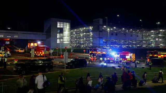 Incendiu de proporții la un aeroport din Londra
