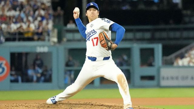 Famózní zápis nováčka otočil sérii a přiblížil Toronto k triumfu ve Světové sérii