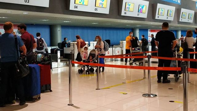 72 de moldoveni, repatriați din Emiratele Arabe Unite în Republica Moldova