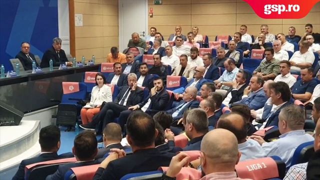 Adrian Mititelu l-a întrerupt pe Răzvan Burleanu la Adunarea Generală FRF și a făcut scandal în sală