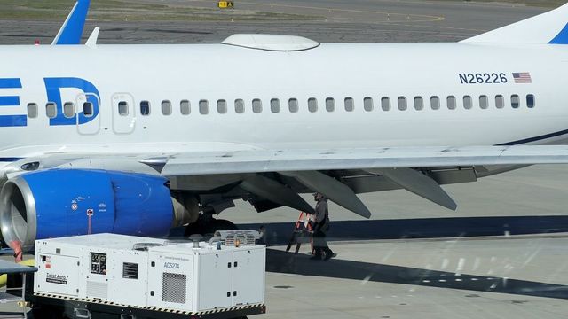 Boeing plane lands at Oregon airport with missing panel