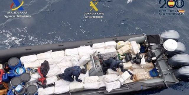 Un cetățean al Republicii Moldova a fost arestat pe o barcă care transporta patru tone de cocaină în Arhipelagul Canarelor
