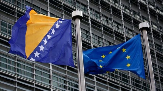 Bosznia-Hercegovinával is elindítja a csatlakozási tárgyalásokat az unió