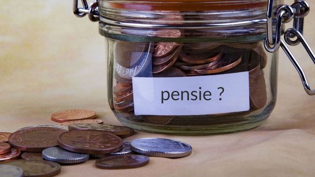 Anunț de ultimă oră de la Ministrul Muncii! Pensiile mărite vor fi livrate până în 15 aprilie