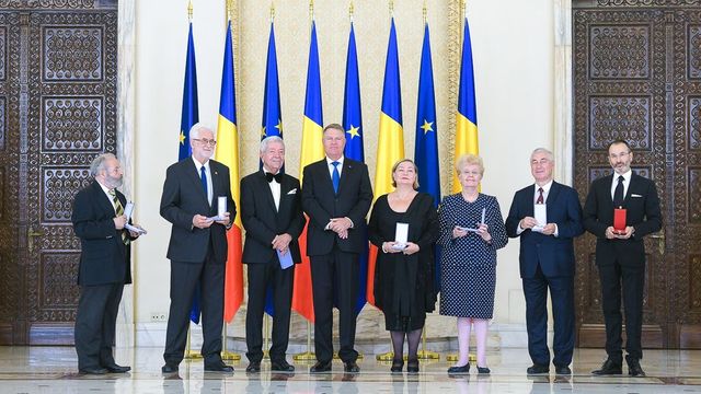 Președintele Klaus Iohannis a decorat mai mulți oameni de cultură