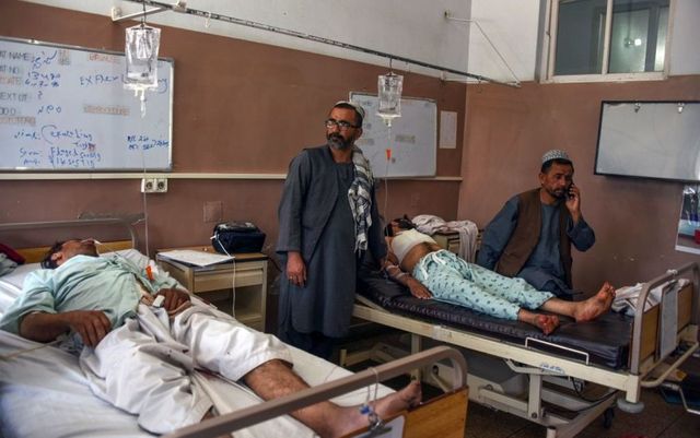 Un mort și 16 răniți în atentate teroriste în ziua alegerilor prezidențiale în Afganistan