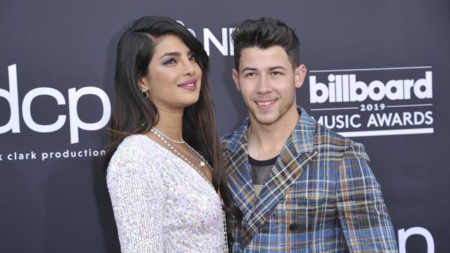 Jonas Brothers perform at 2019 BBMAs, Priyanka Chopra and Sophie Turner cheer them on