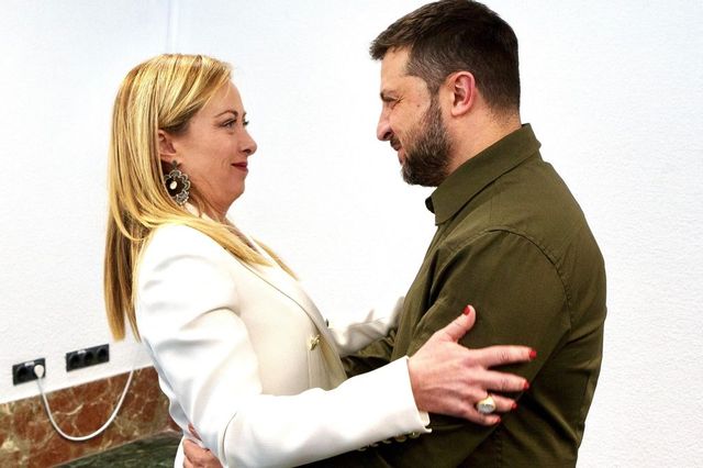 Meloni sente Zelensky, sostegno a Kiev per una pace giusta