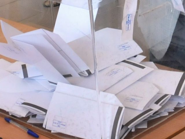 6 227 901 избиратели, за кметове на общини напират 1254 души