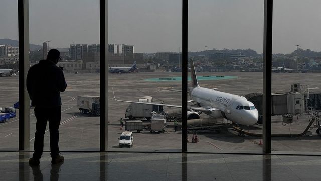 80-Year-Old Man Dies of Heart Attack At Mumbai Airport After Being Forced To Walk Due to Lack of Wheelchairs