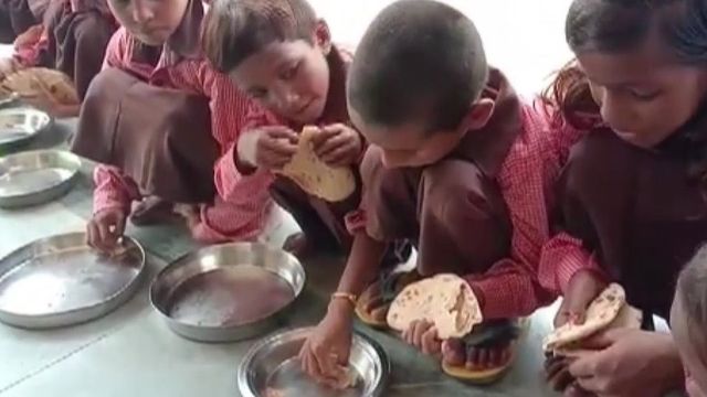 UP school gives roti & salt to children at mid-day-meal, Priyanka tweets
