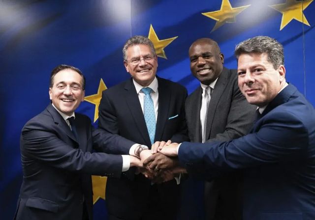 Gibraltar, a la espera de la última firma