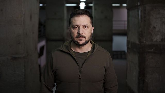 Válka je v nové fázi, posílíme domácí výrobu zbraní, říká Zelenskyj