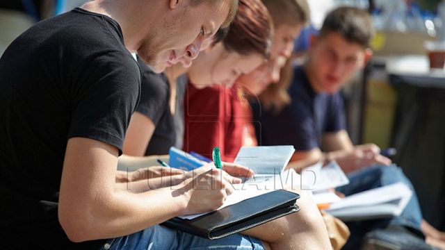 Tinerii din Republica Moldova vor avea acces la burse de studii în cadrul universităților din Ungaria