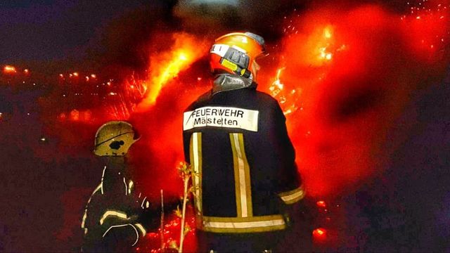 Pompierii au stins 71 de incendii de vegetație, în ultimele 24 de ore