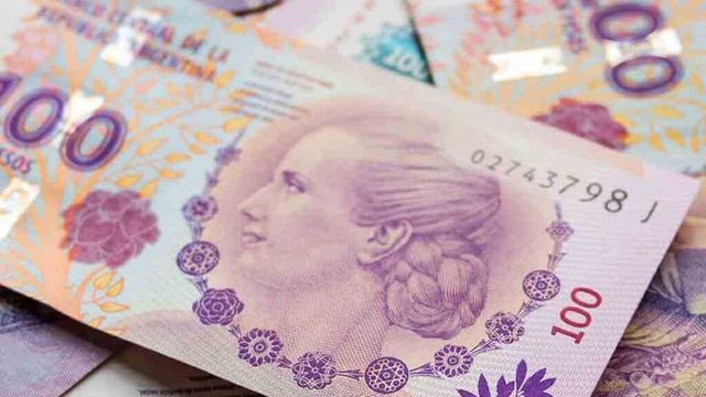 Argentina a început să importe bancnote pentru a face față cererii de numerar