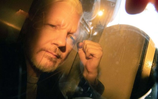 Procurorul suedez care conduce investigația privindu-l pe Julian Assange cere arestarea sa