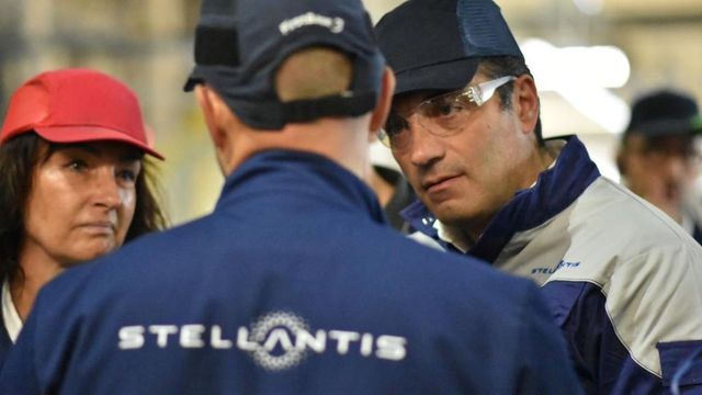 Filosa sigue con su ronda europea y visita la planta de Stellantis en Eslovaquia