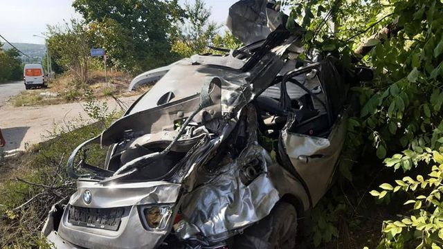 Un BMW a fost transformat într-un morman de fiare, la Trușeni
