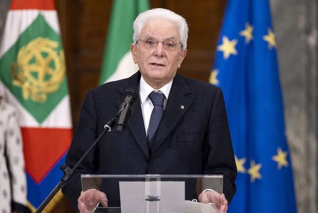 Mattarella, ormai insostenibile sovraffollamento delle carceri