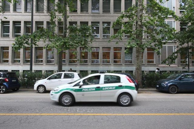 Investita da un pirata della strada a Milano, muore una donna