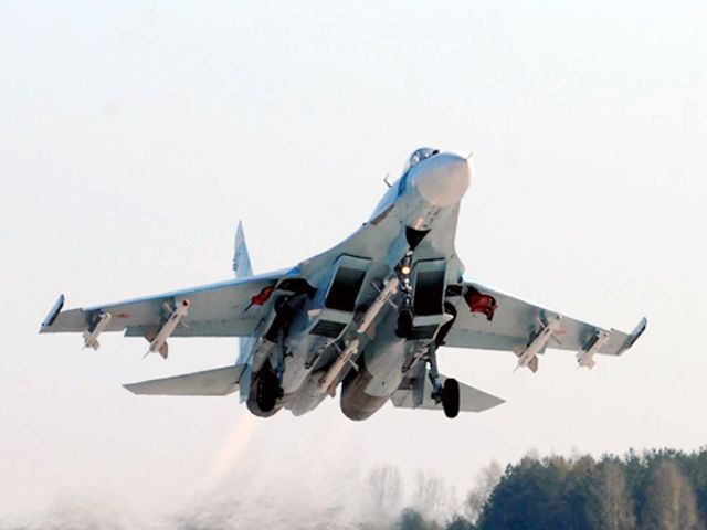 Россия дважды за сутки подняла Су-27 из-за американских бомбардировщиков