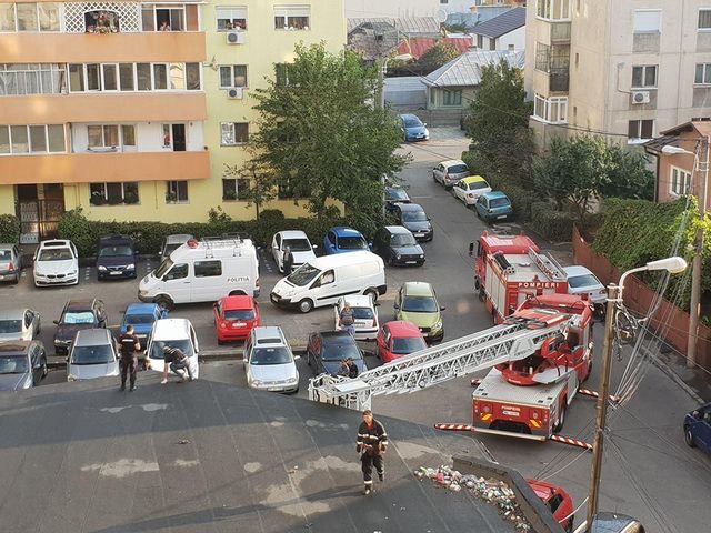 Tânăr de 21 de ani din Capitală, mort după ce s-ar fi aruncat de pe un bloc cu 9 etaje