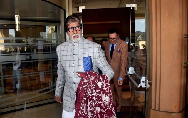 Starul de la Bollywood Amitabh Bachchan, în vârstă de 77 de ani, a fost diagnosticat cu Covid-19 și internat
