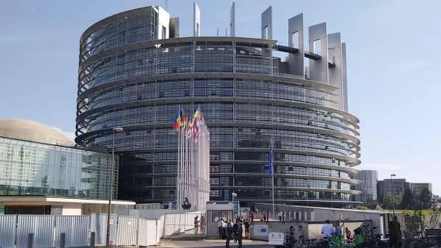 Белгийски следователи претърсват офиси в ЕП по разследване за опити за руска намеса