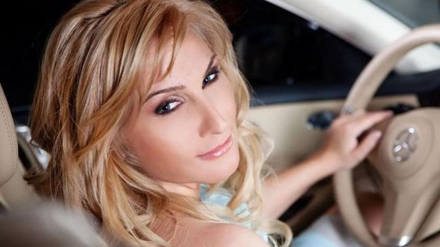 Nepoată de fost șef SRI, trimisă în judecată pentru sejururi de lux obținute prin mită