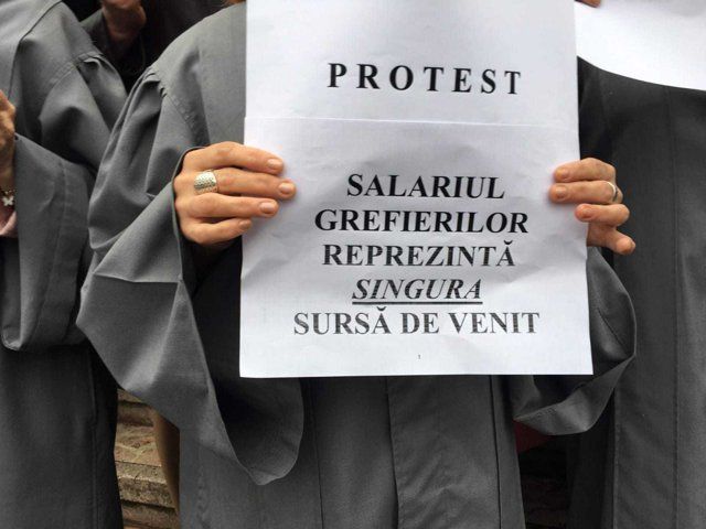 Miting de protest la sediul Înaltei Curți de Casație și Justiție din București