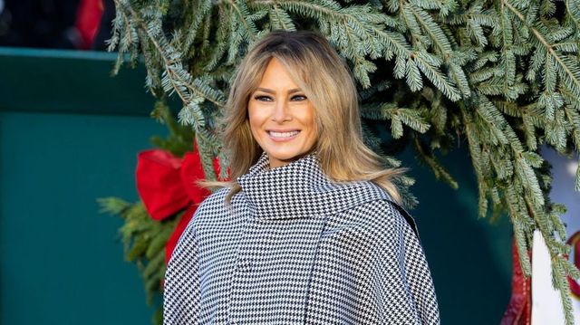 Melania Trump a întîmpinat Pomul de Crăciun la Casa Albă