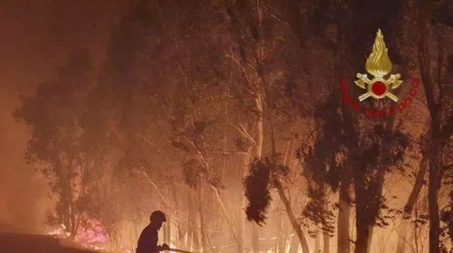 Incendi in Sardegna, spaventoso rogo a La Caletta