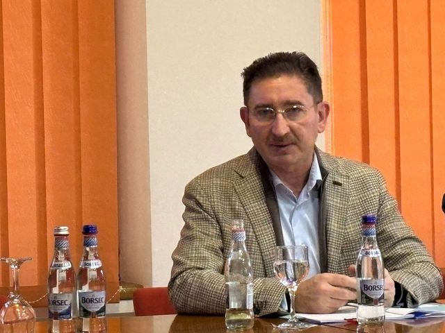 Consiliul Concurenței: Nicio notificare oficială privind Lukoil sau Carrefour