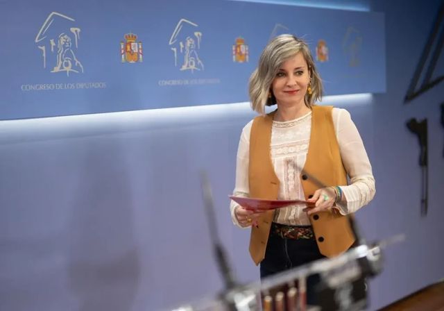 Sumar se desmarca del PSOE y desbloquea en el Congreso la regulación de los alquileres de temporada
