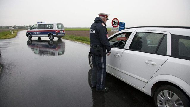 Ausztria meghosszabbítaná az ellenőrzést a magyar és a szlovén határon
