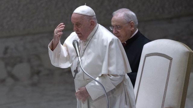 Papa Francisc a anunțat că are bronșită acută