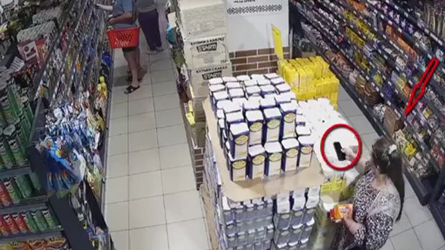 O femeie este căutată de poliție după ce ar fi sustras un scaner dintr-un magazin al capitalei