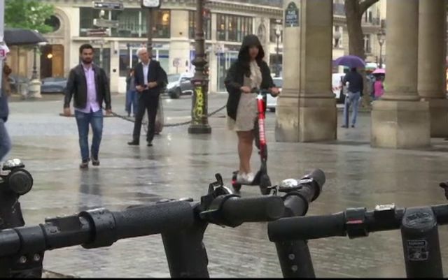 Reguli noi pentru transportul cu trotineta în Paris