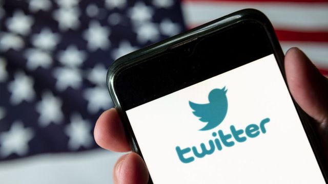 Bekeményít a Twitter, megvédik a politikusok fiókjait