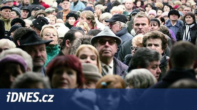 Počet obyvatel Česka loni stoupl o 17 tisíc, narodilo se nejméně dětí za 17 let