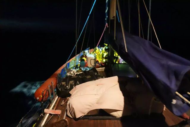 Lampedusa, due bambini e un uomo morti su un gommone