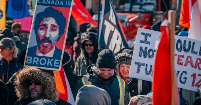 Manifestații masive în Canada. Primarul din Ottawa a declarat stare de urgență
