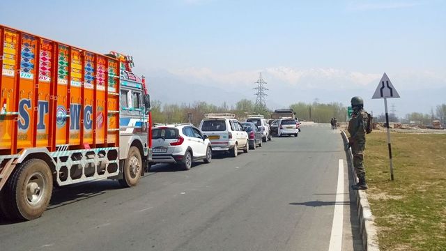 Restrictions on civilian traffic on Srinagar-Jammu highway partially relaxed